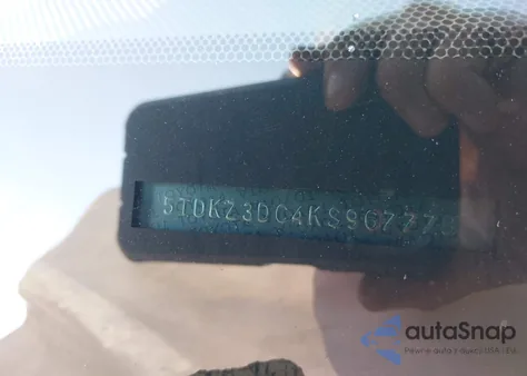 2019 Toyota Sienna Le 8 Passenger z USA, uszkodzony, nr VIN 5TDKZ3DC4KS967778